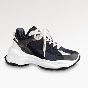 Louis Vuitton Run 55 Sneaker Size 40.0